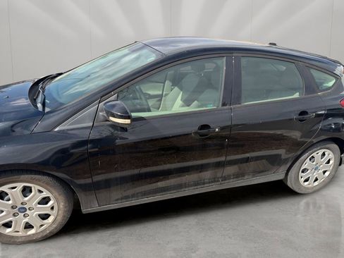 Used 2012 Ford Focus SE FWD image 2