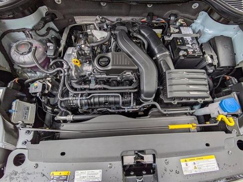 New 2026 Volkswagen Taos SE FWD image 19