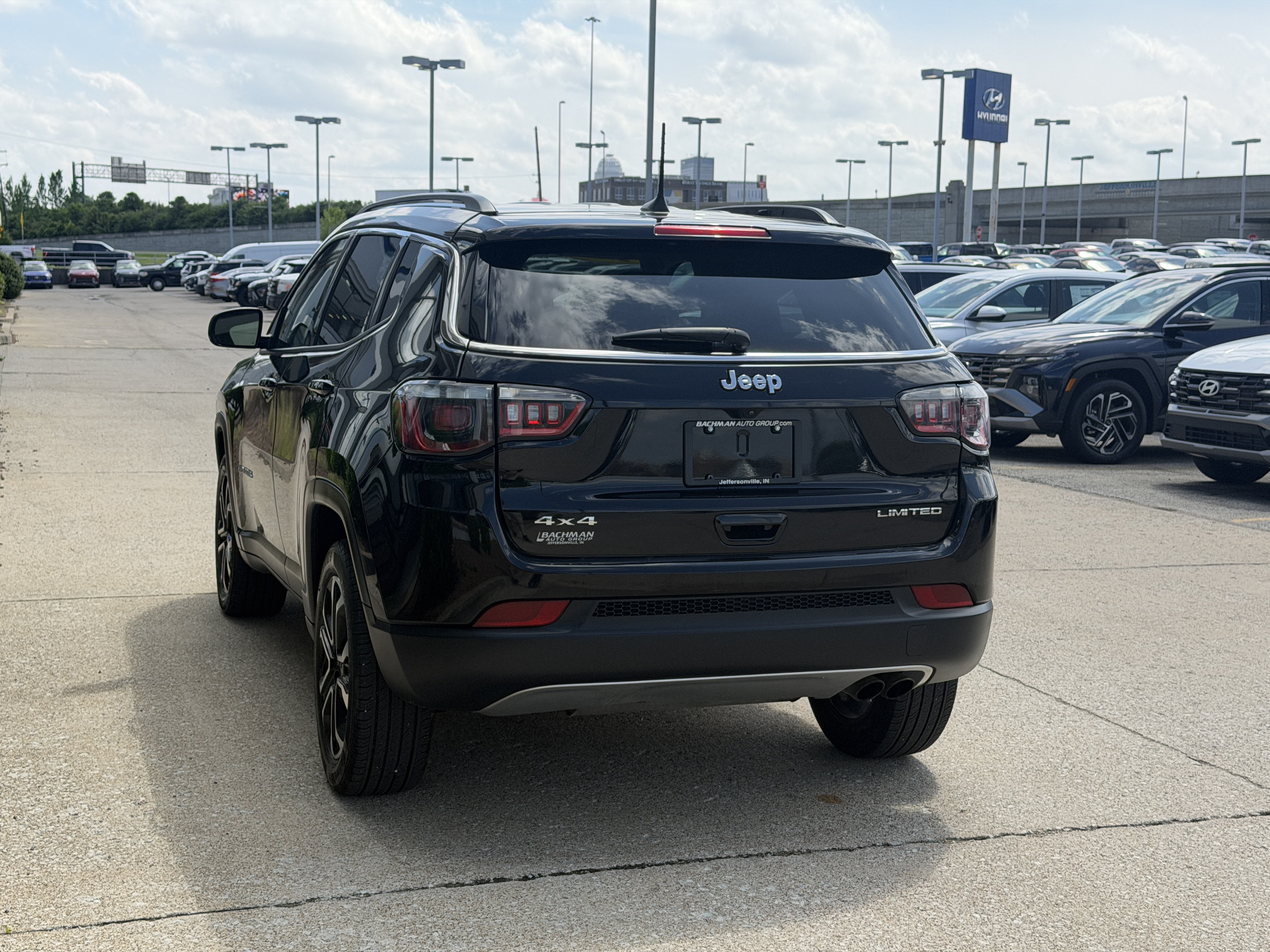 Used 2022 Jeep Compass Limited AWD/4WD image 7