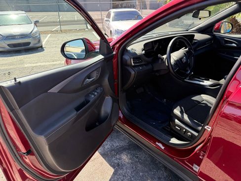 Used 2024 Buick Envista Preferred w/ Convenience I Package image 9