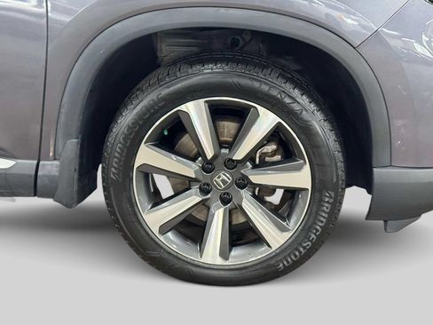 Used 2023 Honda Pilot Touring image 6