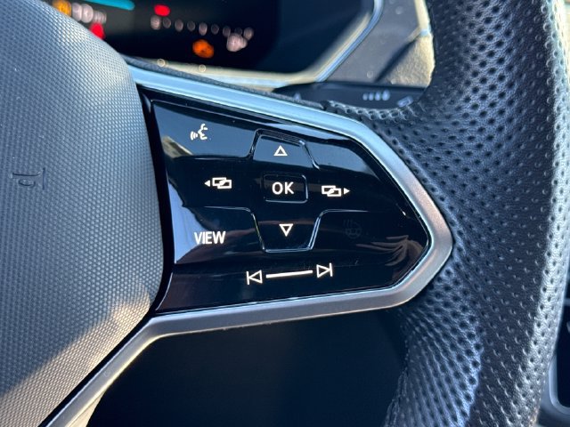 Certified 2023 Volkswagen Tiguan SE R-Line AWD/4WD image 33