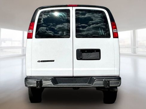Used 2024 Chevrolet Express 2500 w/ Driver Convenience Package RWD image 5