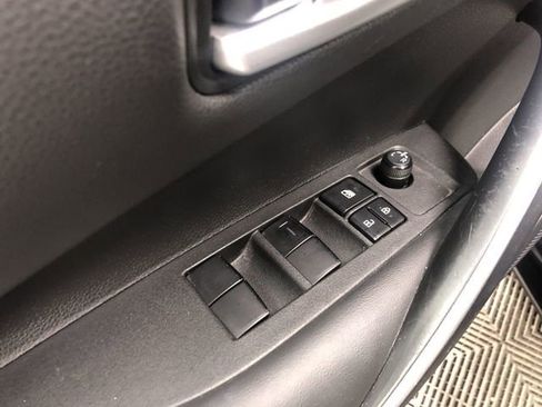 Used 2023 Toyota Corolla SE image 13