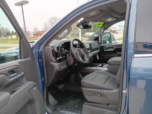 New 2025 Chevrolet Silverado 2500 LTZ w/ LTZ Convenience Package AWD/4WD image 9