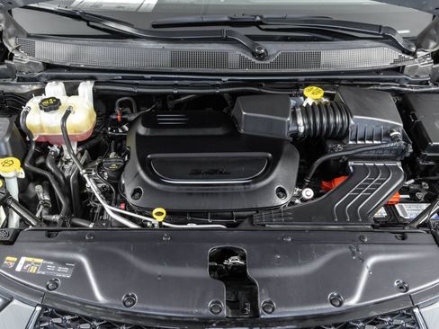 Used 2022 Chrysler Pacifica Touring-L FWD image 47