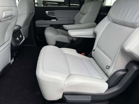 New 2026 Ford Expedition Max Platinum image 19