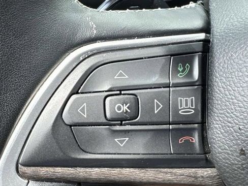 Used 2022 Jeep Grand Cherokee L Limited AWD/4WD image 28