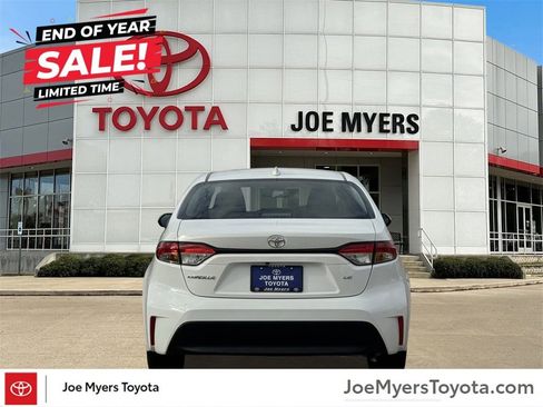 Used 2025 Toyota Corolla LE image 6