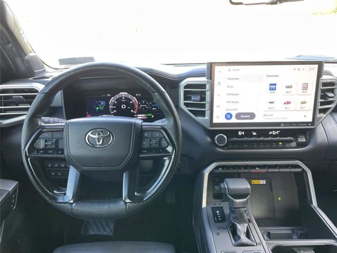Used 2024 Toyota Tundra Platinum AWD/4WD image 20