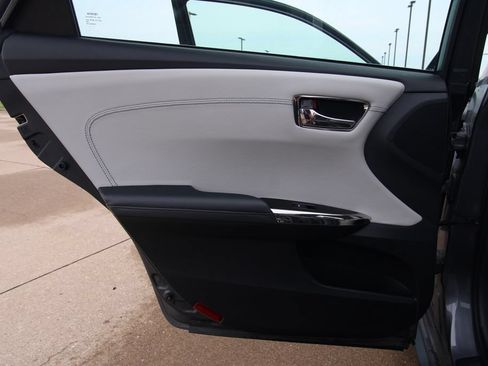 Used 2018 Toyota Avalon Limited w/ All Weather Liner Package FWD image 38