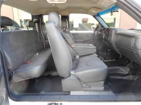 Used 2003 Chevrolet Silverado 2500 4x4 Extended Cab image 29