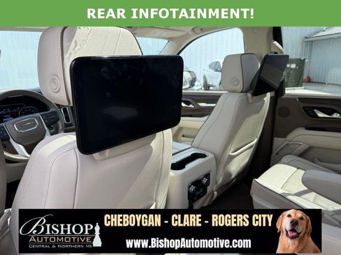 Used 2021 GMC Yukon Denali w/ Denali Premium Package image 13