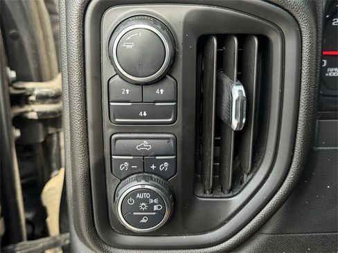 Used 2021 Chevrolet Silverado 2500 Custom w/ Custom Value Package image 16