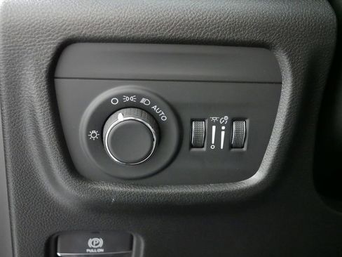 Certified 2024 Jeep Grand Cherokee Altitude image 38