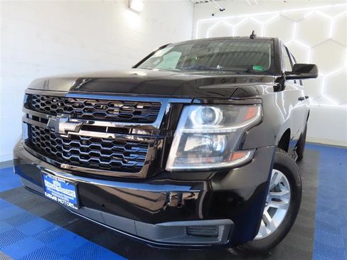 Used 2020 Chevrolet Suburban LT AWD/4WD image 1