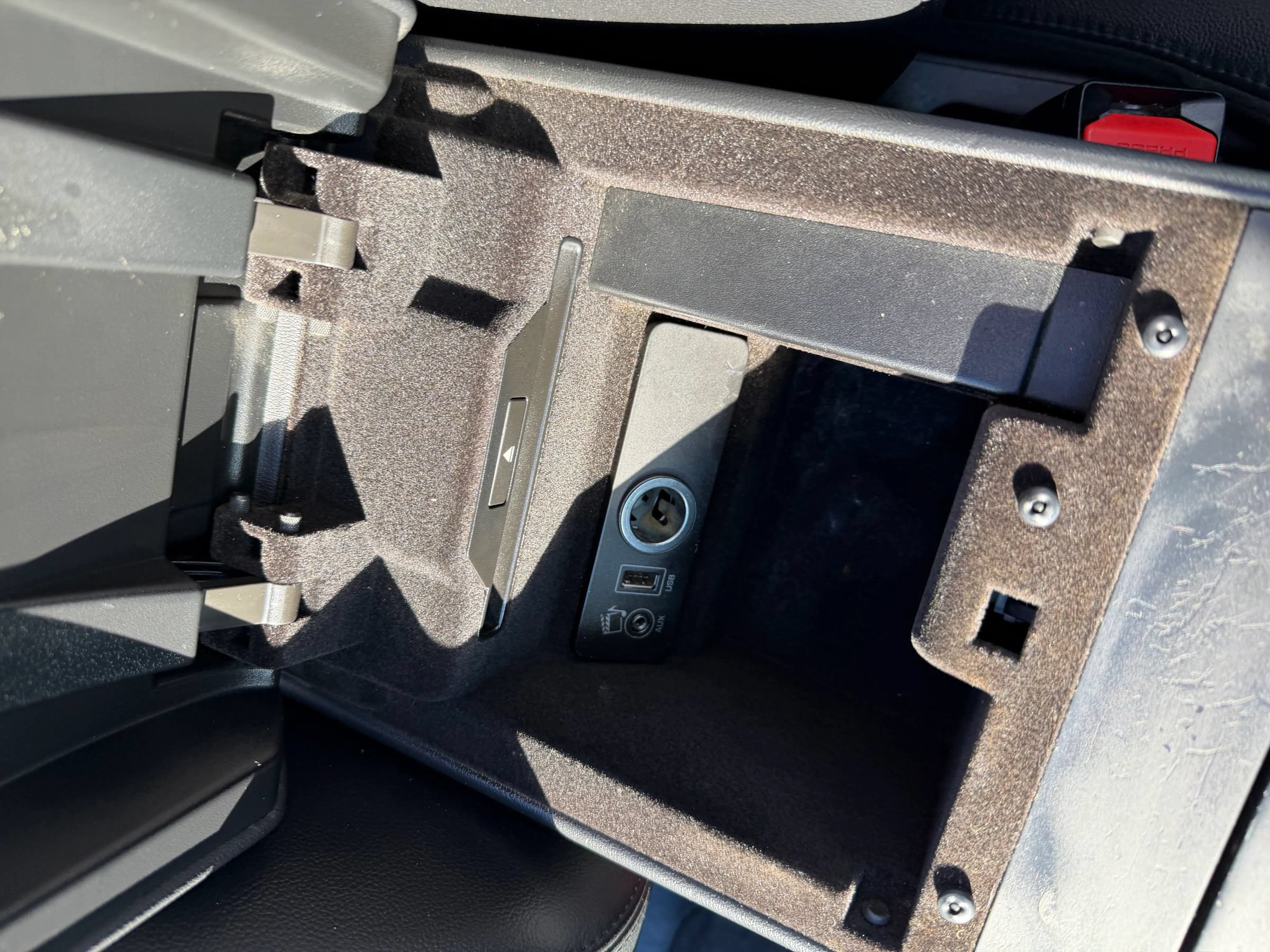 Used 2015 Jaguar F-TYPE Convertible RWD image 32