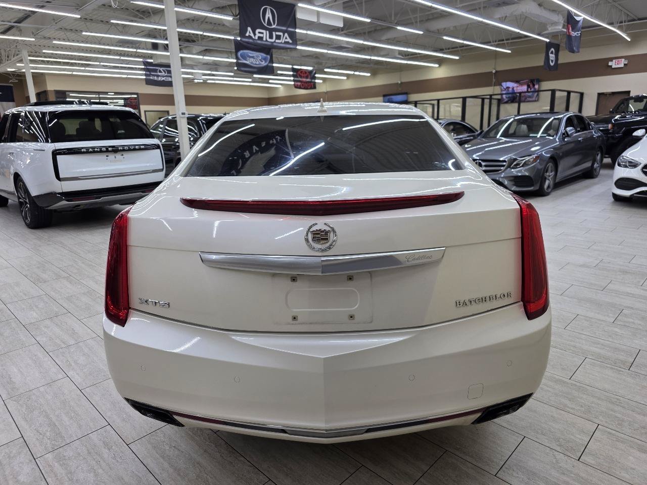 Used 2013 Cadillac XTS Luxury FWD image 8
