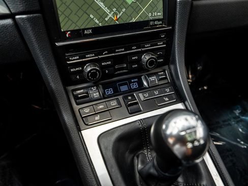 Used 2014 Porsche 911 Carrera 4S image 18