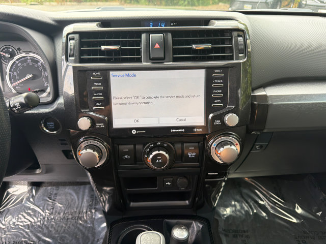 Certified 2024 Toyota 4Runner TRD Off-Road Premium w/ Moonroof Package AWD/4WD image 37