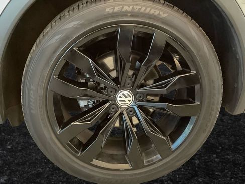 Used 2021 Volkswagen Tiguan SE R-Line image 27