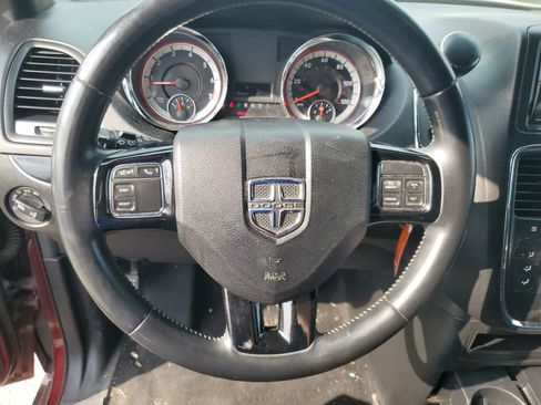 Used 2018 Dodge Grand Caravan SE FWD image 14