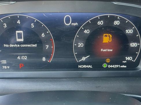 Used 2025 Honda Pilot Black Edition image 11