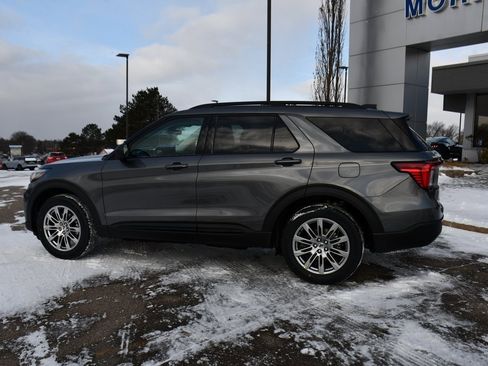 Used 2026 Ford Explorer Active w/ Active Comfort Package image 3