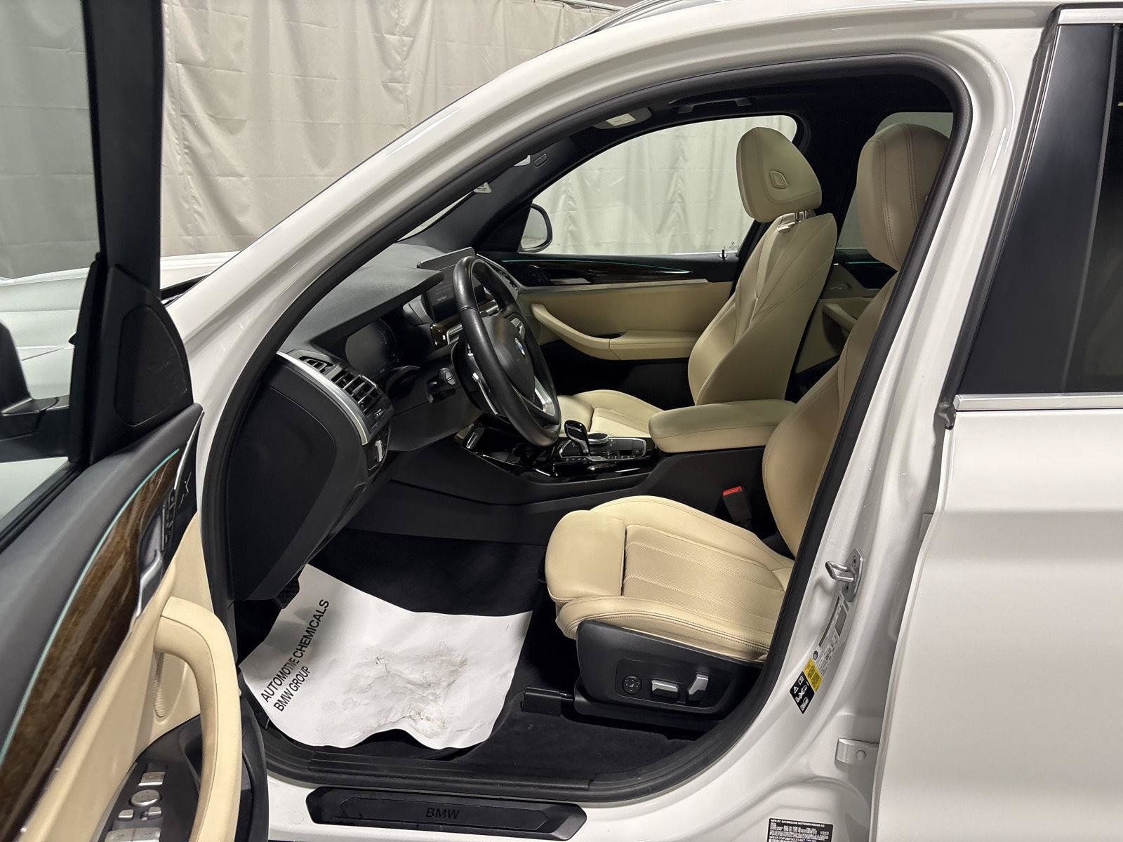 Used 2023 BMW X3 xDrive30i w/ Premium Package w/ZPA AWD/4WD image 2