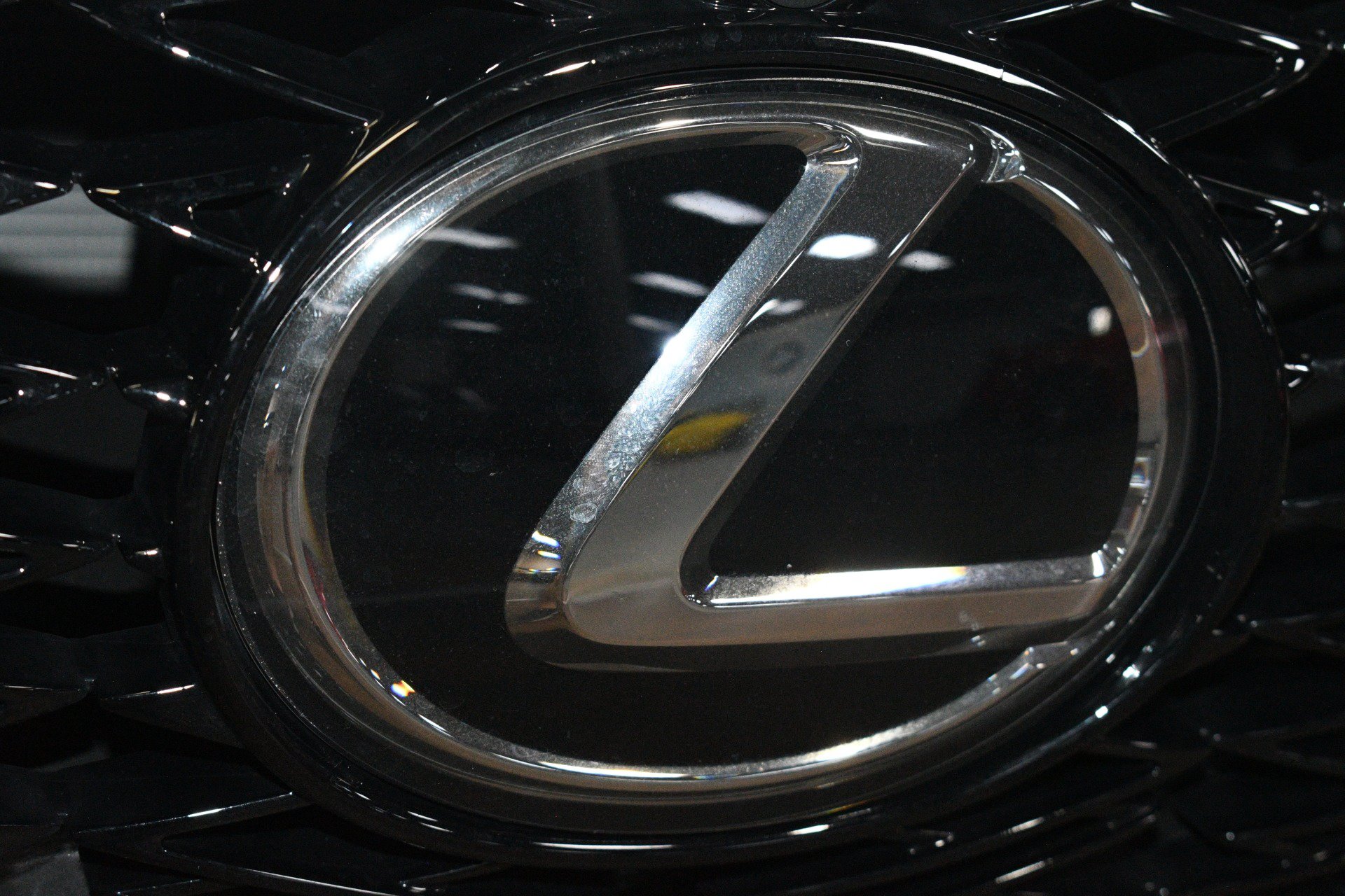 Used 2025 Lexus IS 350 F Sport RWD image 99