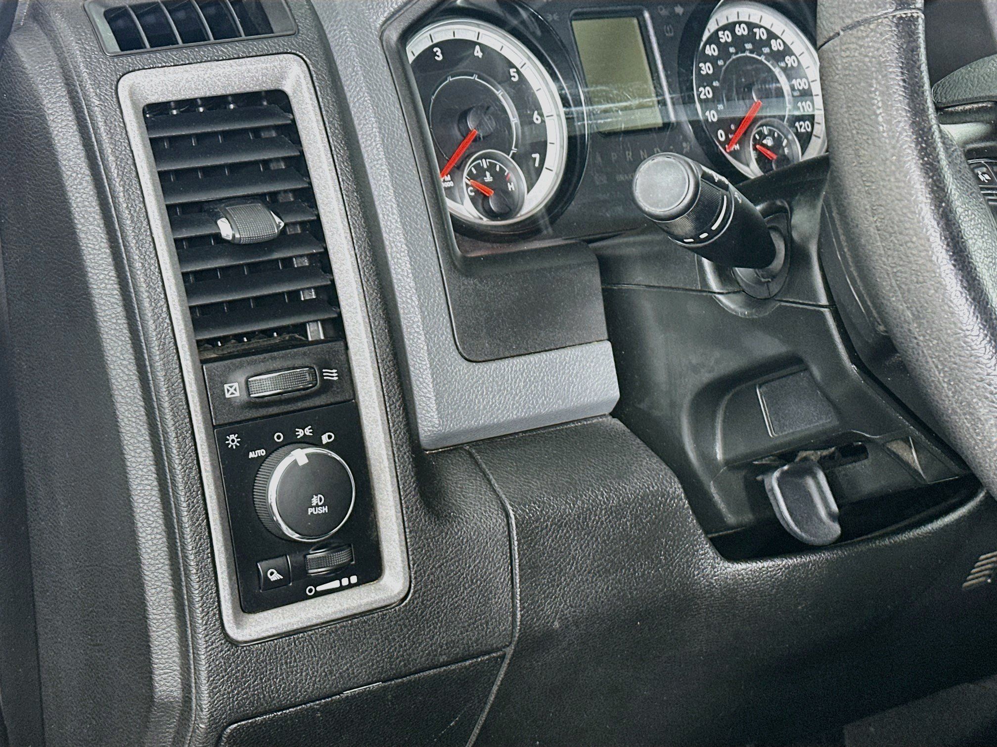 Used 2019 RAM 1500 Express RWD image 16