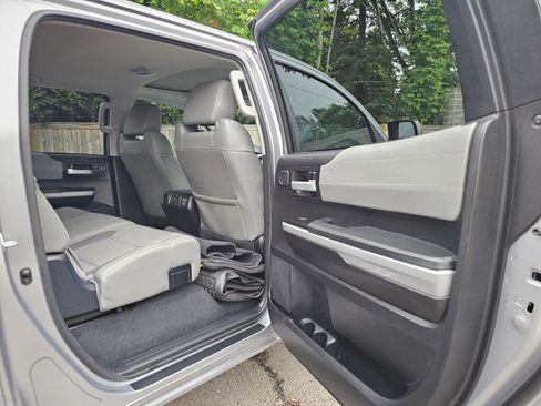Used 2021 Toyota Tundra Limited w/ Limited Premium Package AWD/4WD image 15