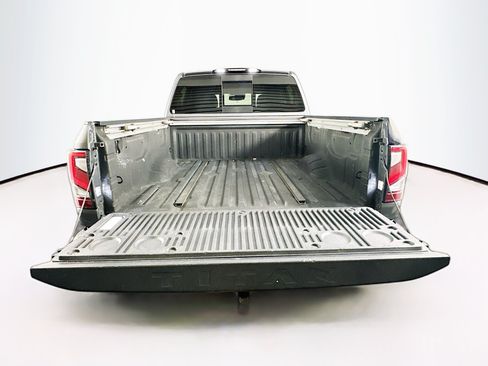 Used 2020 Nissan Titan PRO-4X w/ Pro-4x Convenience Package AWD/4WD image 30