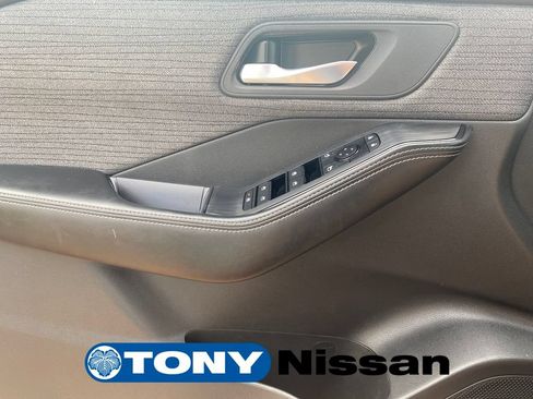 Used 2023 Nissan Rogue SV FWD image 31