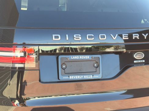 Used 2017 Land Rover Discovery HSE AWD/4WD image 30