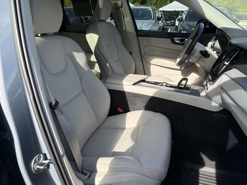Used 2024 Volvo XC60 B5 Plus w/ Protection Package Premier AWD/4WD image 35