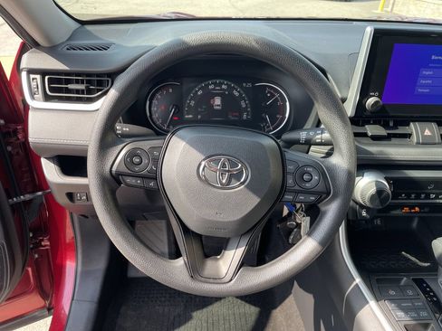 Used 2024 Toyota RAV4 LE AWD/4WD image 16