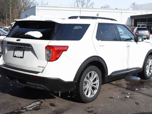 Used 2021 Ford Explorer XLT w/ Equipment Group 202A image 6