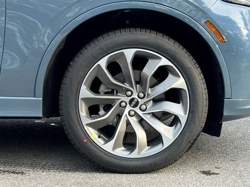 New 2026 Lincoln Aviator AWD w/ Jet Appearance Package image 6