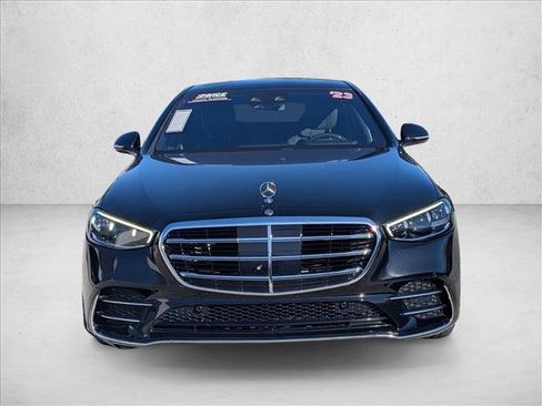 Used 2023 Mercedes-Benz S 500 4MATIC image 2