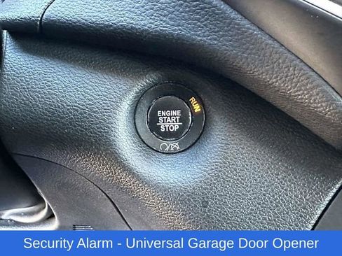 Used 2019 Jeep Cherokee Latitude Plus w/ Comfort/Convenience Group image 9