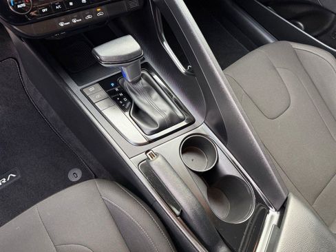 Used 2025 Hyundai Elantra Sport image 28