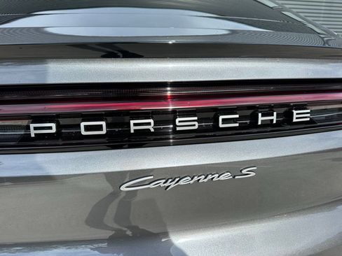 Certified 2026 Porsche Cayenne S AWD/4WD image 12
