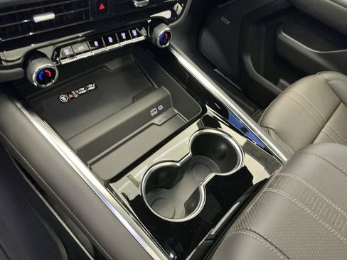 New 2025 Chevrolet Suburban High Country w/ Sun And Tow Package image 22