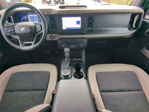 Used 2023 Ford Bronco Wildtrak image 23