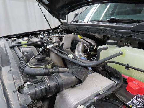 Used 2025 Ford F250 Lariat w/ Black Appearance Package image 28