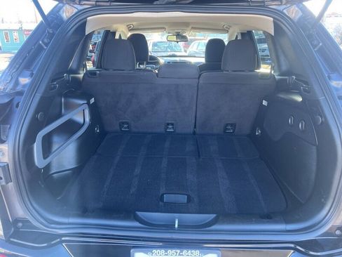 Used 2018 Jeep Cherokee Latitude AWD/4WD image 13