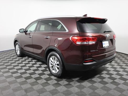 Used 2017 Kia Sorento FWD w/ LX Convenience Package image 7