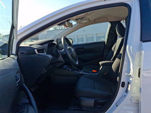 Used 2023 Toyota Corolla LE image 12