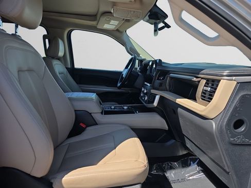 Used 2024 Ford Expedition Limited AWD/4WD image 17